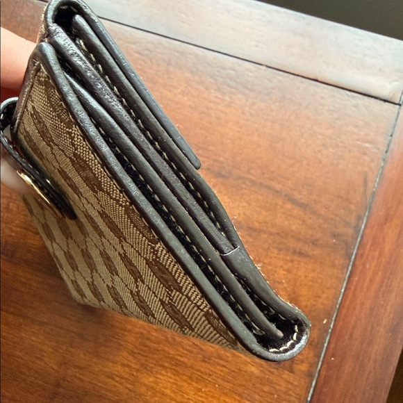 Authentic Gucci Heart Accent Brown and Beige Logo Long Wallet - Picture 6 of 9